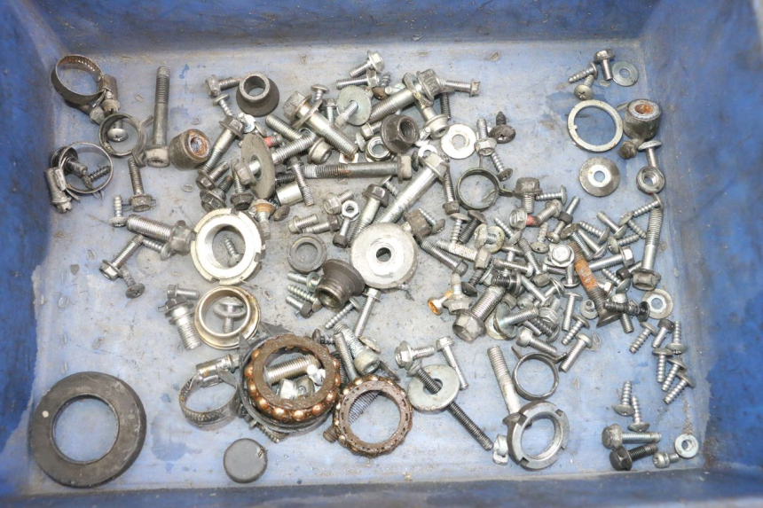 photo de WOREK ŚRUB I WKRĘTÓW SUZUKI BURGMAN 125 (2018 - 2021) - Widok główny