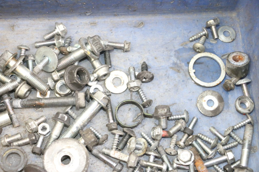 photo de WOREK ŚRUB I WKRĘTÓW SUZUKI BURGMAN 125 (2018 - 2021) - Inny kąt widzenia