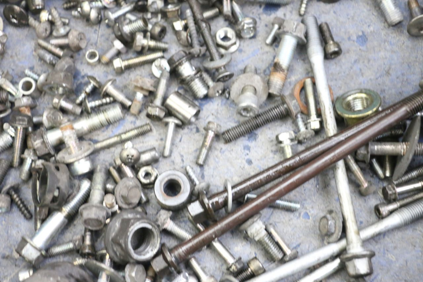 photo de WOREK ŚRUB I WKRĘTÓW SUZUKI BURGMAN 125 (2015 - 2017) - Szczegół części