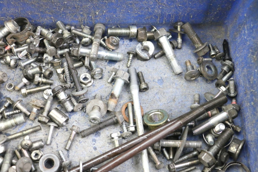 photo de WOREK ŚRUB I WKRĘTÓW SUZUKI BURGMAN 125 (2015 - 2017) - Inny kąt widzenia