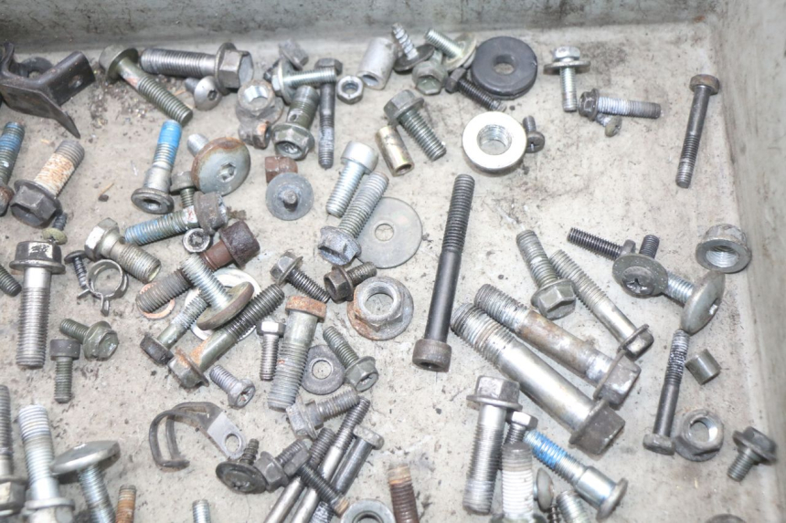 photo de WOREK ŚRUB I ŚRUBEK SUZUKI GS F 500 (2004 - 2007) - Zoom stanu zużycia