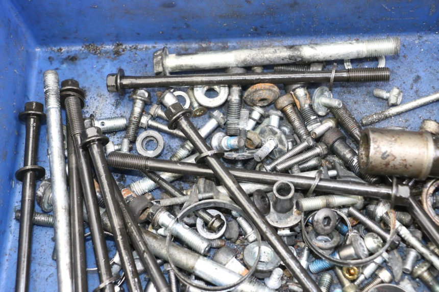 photo de WOREK ŚRUB I ŚRUBEK SUZUKI GSX F GSXF 650 (2007 - 2015) - Inny kąt widzenia