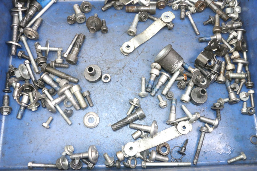 photo de WOREK ŚRUB I ŚRUBEK SUZUKI GSX F GSXF 650 (2007 - 2015) - Zoom stanu zużycia