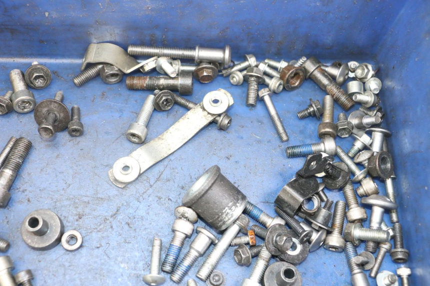 photo de WOREK ŚRUB I ŚRUBEK SUZUKI GSX F GSXF 650 (2007 - 2015) - Inny kąt widzenia