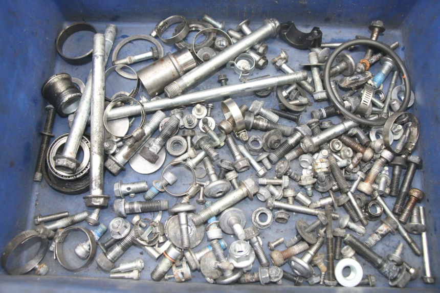 photo de WOREK ŚRUB I ŚRUBEK SUZUKI GSX F GSXF 650 (2007 - 2015) - Widok główny