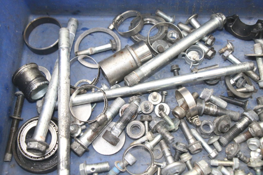 photo de WOREK ŚRUB I ŚRUBEK SUZUKI GSX F GSXF 650 (2007 - 2015) - Szczegół części