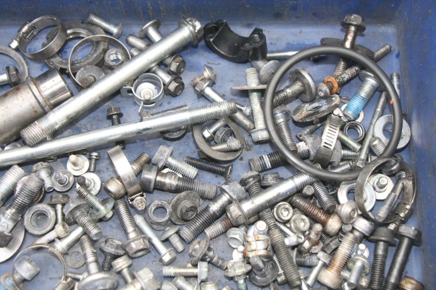 photo de WOREK ŚRUB I ŚRUBEK SUZUKI GSX F GSXF 650 (2007 - 2015) - Zoom stanu zużycia