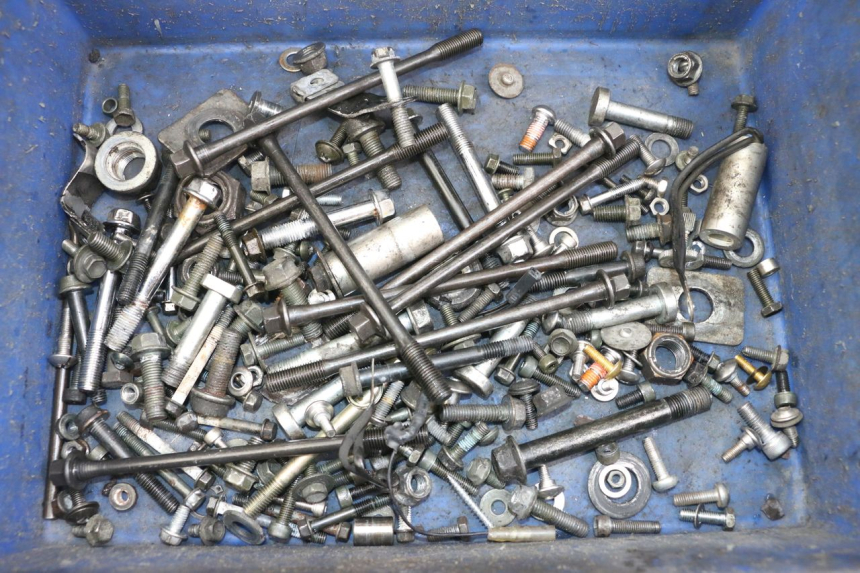 photo de WOREK ŚRUB I WKRĘTÓW SUZUKI SV S 650 (1999 - 2002) - Widok główny