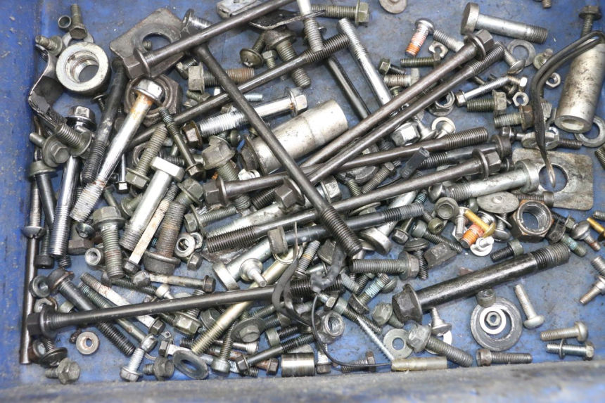 photo de WOREK ŚRUB I WKRĘTÓW SUZUKI SV S 650 (1999 - 2002) - Szczegół części