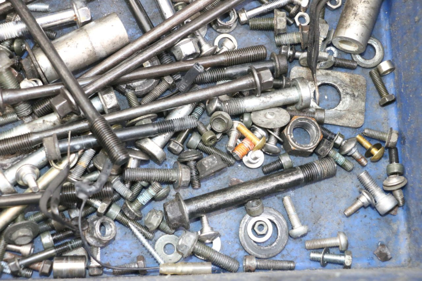 photo de WOREK ŚRUB I WKRĘTÓW SUZUKI SV S 650 (1999 - 2002) - Zoom stanu zużycia