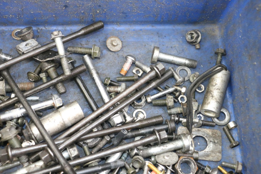 photo de WOREK ŚRUB I WKRĘTÓW SUZUKI SV S 650 (1999 - 2002) - Inny kąt widzenia