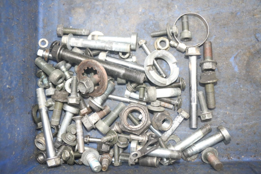 photo de WOREK ŚRUB I WKRĘTÓW SUZUKI SV N 650 (1999 - 2002) - Widok główny