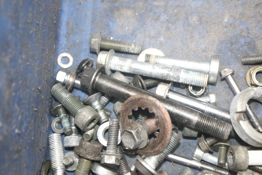 photo de WOREK ŚRUB I WKRĘTÓW SUZUKI SV N 650 (1999 - 2002) - Szczegół części