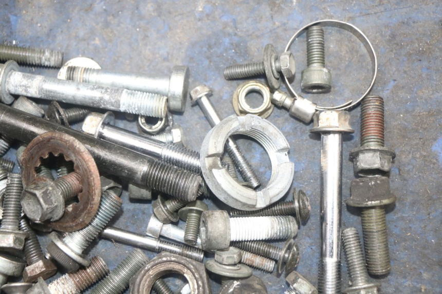 photo de WOREK ŚRUB I WKRĘTÓW SUZUKI SV N 650 (1999 - 2002) - Zoom stanu zużycia