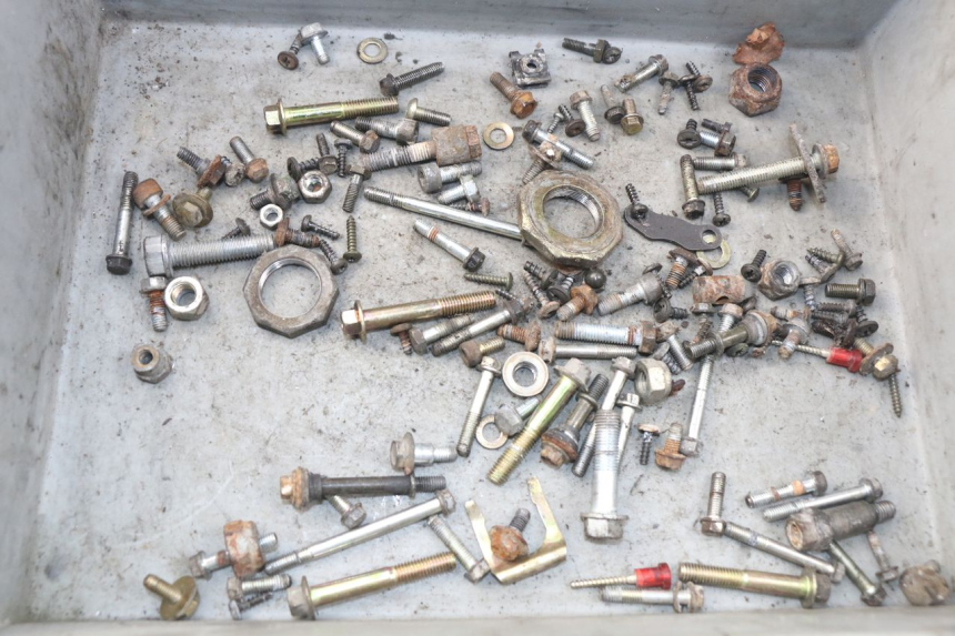 photo de TORBA ZESTAW ŚRUB I WKRĘTÓW PEUGEOT SV 80 (1993 - 1997) - Szczegół części