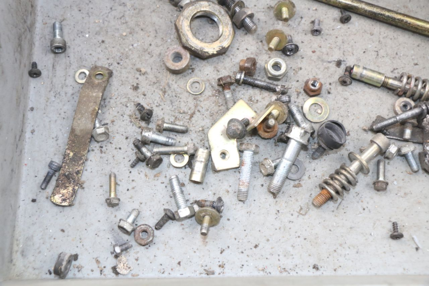 photo de TORBA ZESTAW ŚRUB I WKRĘTÓW PEUGEOT SV 80 (1993 - 1997) - Szczegół części