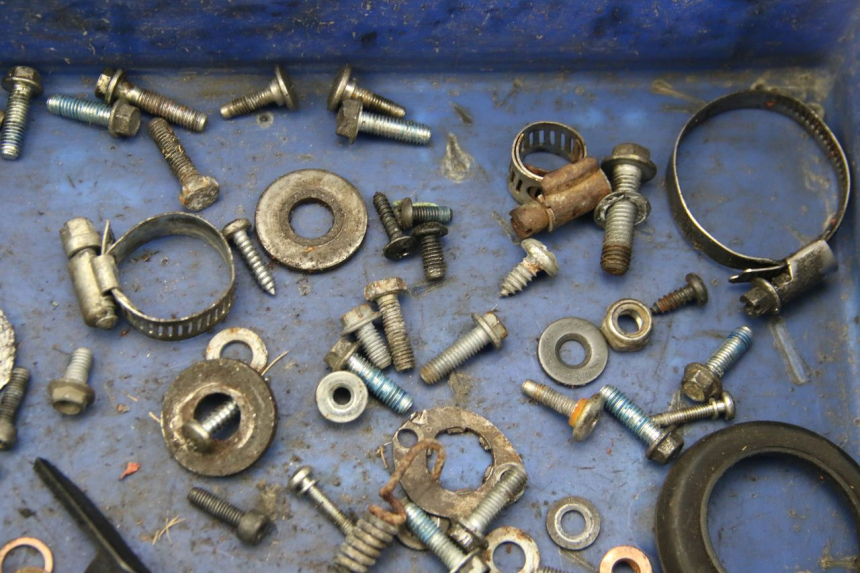 photo de TORBA ZESTAW ŚRUB I WKRĘTÓW APRILIA SX 50 (2011 - 2017) - Inny kąt widzenia