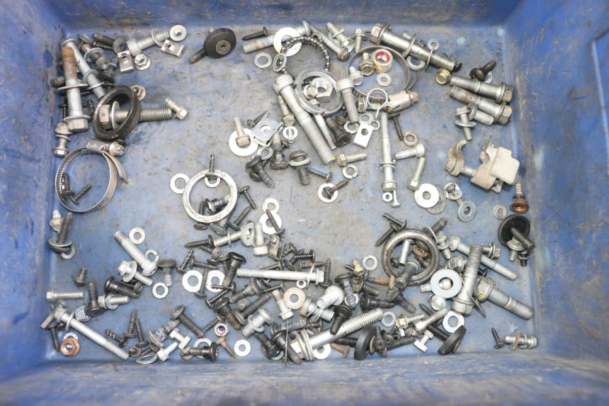 photo de TORBA ZESTAW ŚRUB I WKRĘTÓW APRILIA SXR 50 (2021 - 2023) - Widok główny