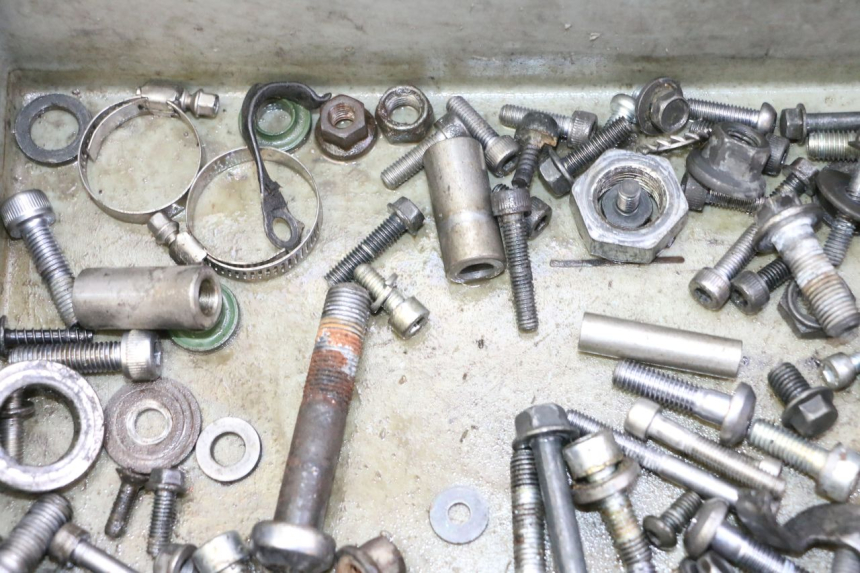 photo de WOREK ŚRUB I WKRĘTÓW YAMAHA TDM ABS 900 (2002 - 2014) - Zoom stanu zużycia