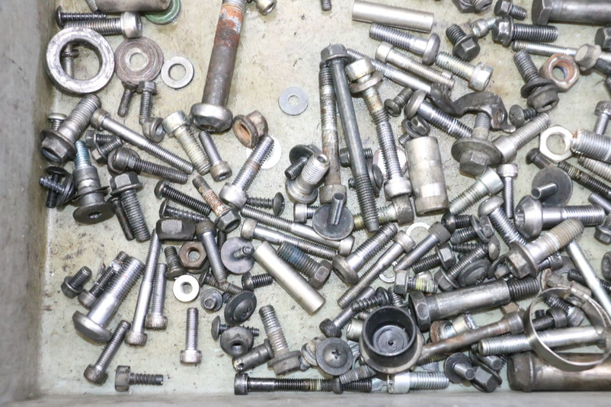 photo de WOREK ŚRUB I WKRĘTÓW YAMAHA TDM ABS 900 (2002 - 2014) - Inny kąt widzenia