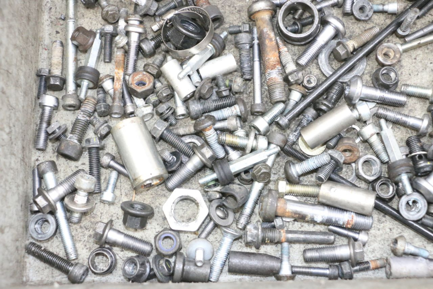 photo de WOREK ŚRUB I WKRĘTÓW YAMAHA TDM ABS 900 (2002 - 2014) - Inny kąt widzenia