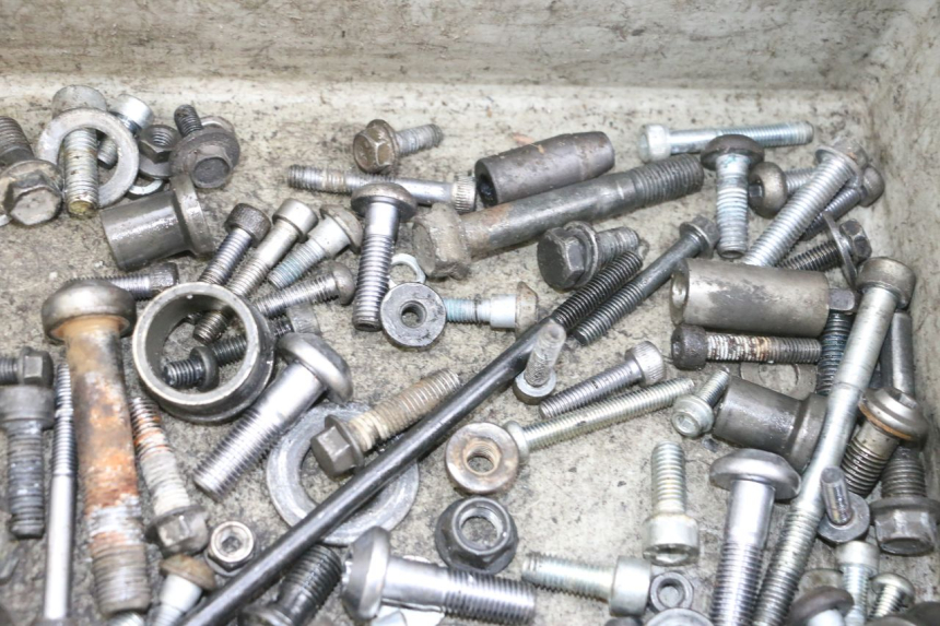 photo de WOREK ŚRUB I WKRĘTÓW YAMAHA TDM ABS 900 (2002 - 2014) - Widok ogólny