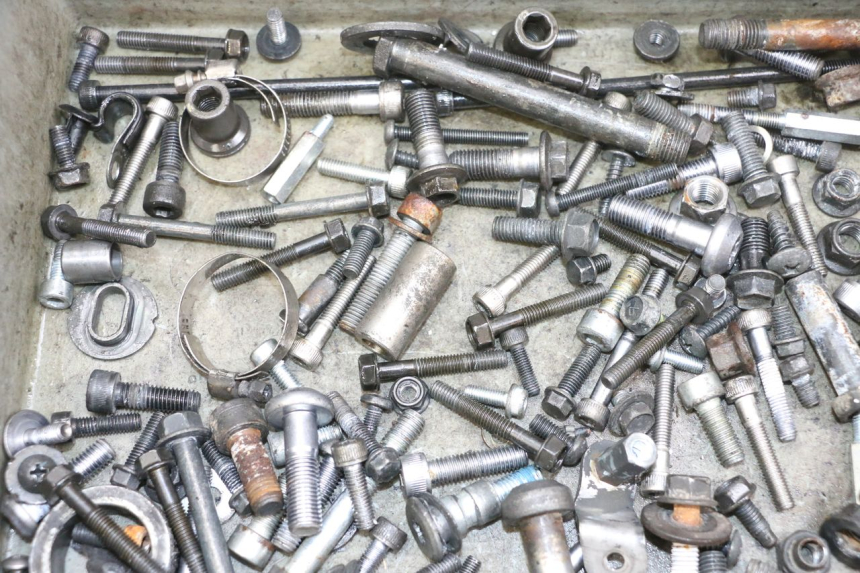 photo de WOREK ŚRUB I WKRĘTÓW YAMAHA TDM ABS 900 (2002 - 2014) - Zoom stanu zużycia