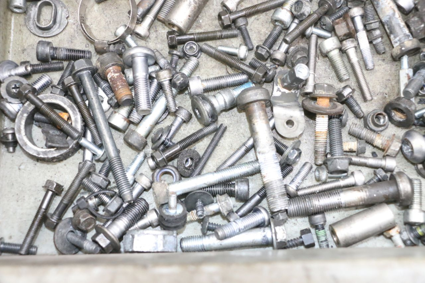 photo de WOREK ŚRUB I WKRĘTÓW YAMAHA TDM ABS 900 (2002 - 2014) - Inny kąt widzenia