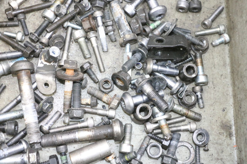 photo de WOREK ŚRUB I WKRĘTÓW YAMAHA TDM ABS 900 (2002 - 2014) - Zbliżenie techniczne