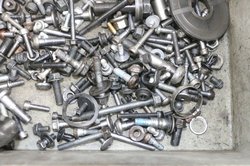 photo de WOREK ŚRUB I WKRĘTÓW YAMAHA TDM ABS 900 (2002 - 2014) - Zbliżenie techniczne