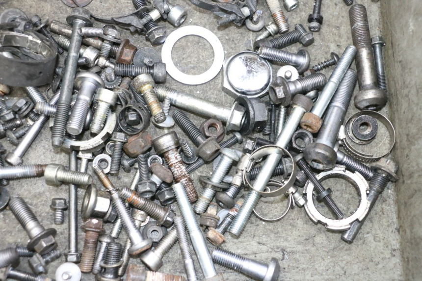 photo de WOREK ŚRUB I WKRĘTÓW YAMAHA TDM ABS 900 (2002 - 2014) - Zbliżenie techniczne