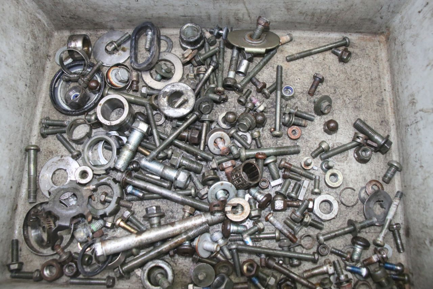 photo de WOREK ŚRUB I ŚRUBEK YAMAHA TDR DELTABOX 125 (1997 - 2003) - Widok główny