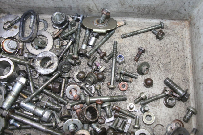 photo de WOREK ŚRUB I ŚRUBEK YAMAHA TDR DELTABOX 125 (1997 - 2003) - Zoom stanu zużycia