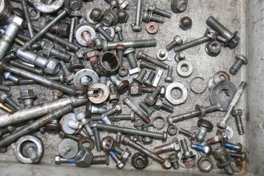 photo de WOREK ŚRUB I ŚRUBEK YAMAHA TDR DELTABOX 125 (1997 - 2003) - Zbliżenie techniczne