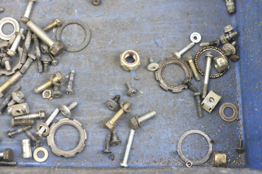 photo de WOREK Z ŚRUBAMI I ELEMENTAMI ZŁĄCZNYMI PEUGEOT TKR TREKKER FURIOUS 50 (2005 - 2014) - Zoom stanu zużycia