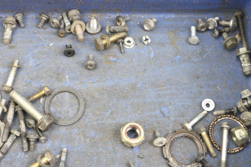 photo de WOREK Z ŚRUBAMI I ELEMENTAMI ZŁĄCZNYMI PEUGEOT TKR TREKKER FURIOUS 50 (2005 - 2014) - Inny kąt widzenia