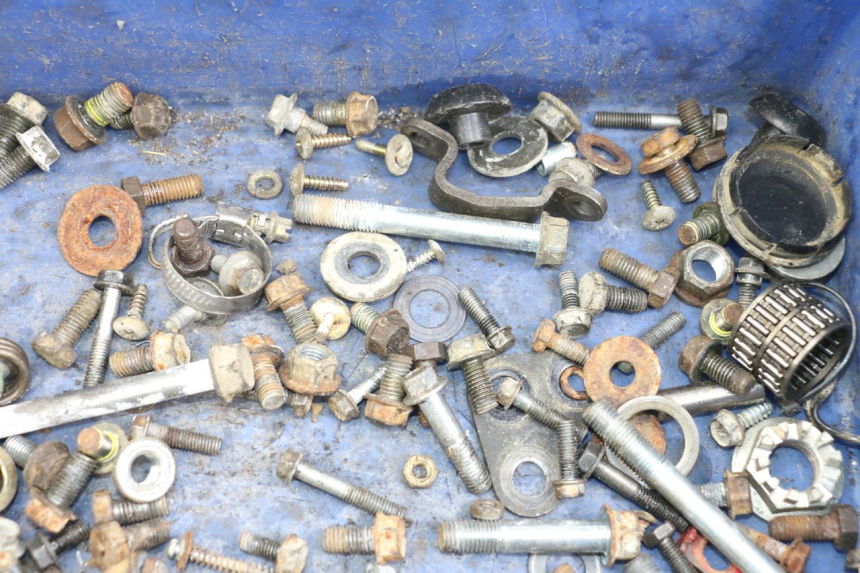 photo de WOREK ŚRUB I WKRĘTÓW HONDA TRX 300 (1988 - 2000) - Inny kąt widzenia