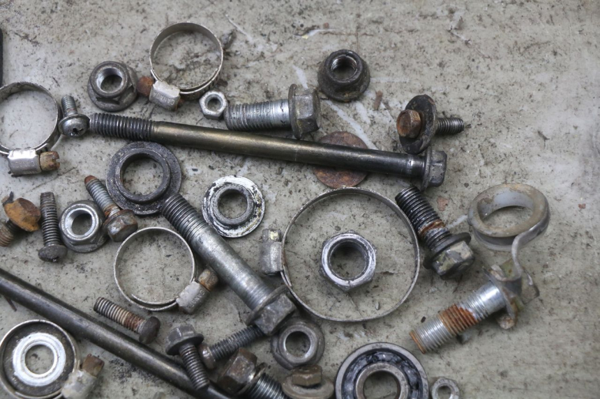 photo de WOREK ŚRUB I WKRĘTÓW SUZUKI TS X 80 (1984 - 1988) - Zoom stanu zużycia