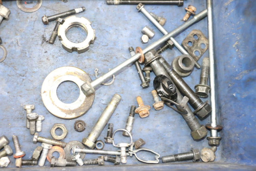 photo de WOREK ŚRUB I WKRĘTÓW YAMAHA TTR 125 (2000 - 2020) - Inny kąt widzenia