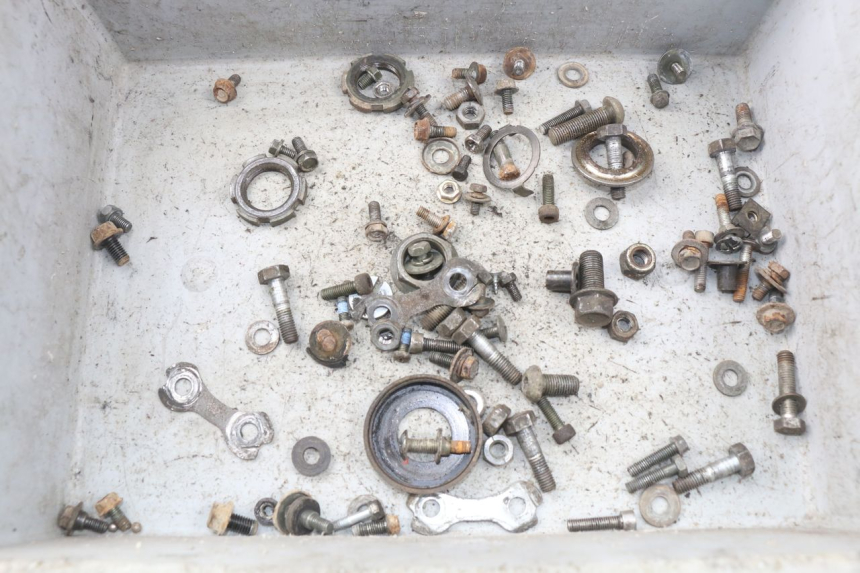 photo de TORBA ZESTAW ŚRUB I WKRĘTÓW YAMAHA TW 125 (1998 - 2002) - Widok główny