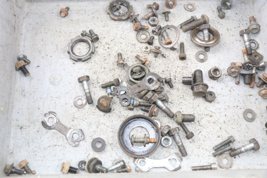 photo de TORBA ZESTAW ŚRUB I WKRĘTÓW YAMAHA TW 125 (1998 - 2002) - Szczegół części