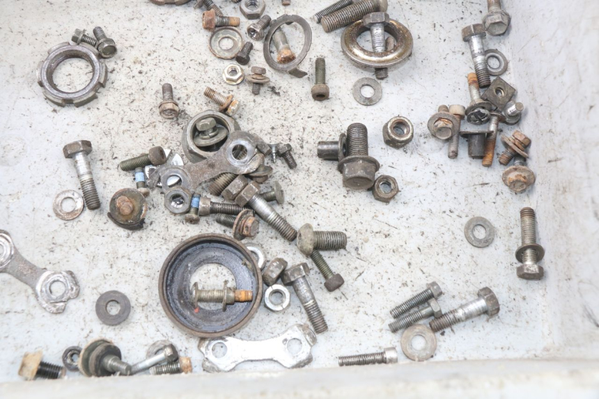 photo de TORBA ZESTAW ŚRUB I WKRĘTÓW YAMAHA TW 125 (1998 - 2002) - Zoom stanu zużycia