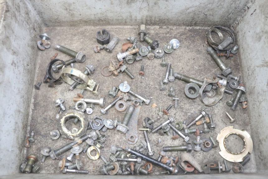 photo de TORBA ZESTAW ŚRUB I WKRĘTÓW PEUGEOT TWEET 4T 50 (2010 - 2014) - Widok główny