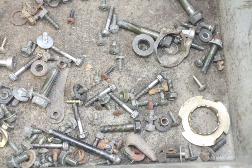 photo de TORBA ZESTAW ŚRUB I WKRĘTÓW PEUGEOT TWEET 4T 50 (2010 - 2014) - Zoom stanu zużycia