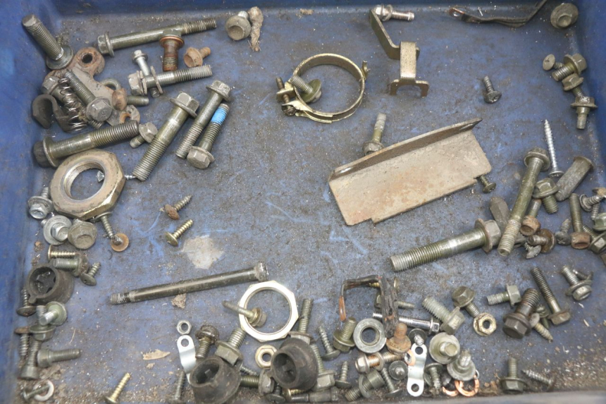 photo de WOREK ŚRUB I WKRĘTÓW PEUGEOT TWEET 4T 50 (2018 - 2022) - Szczegół części