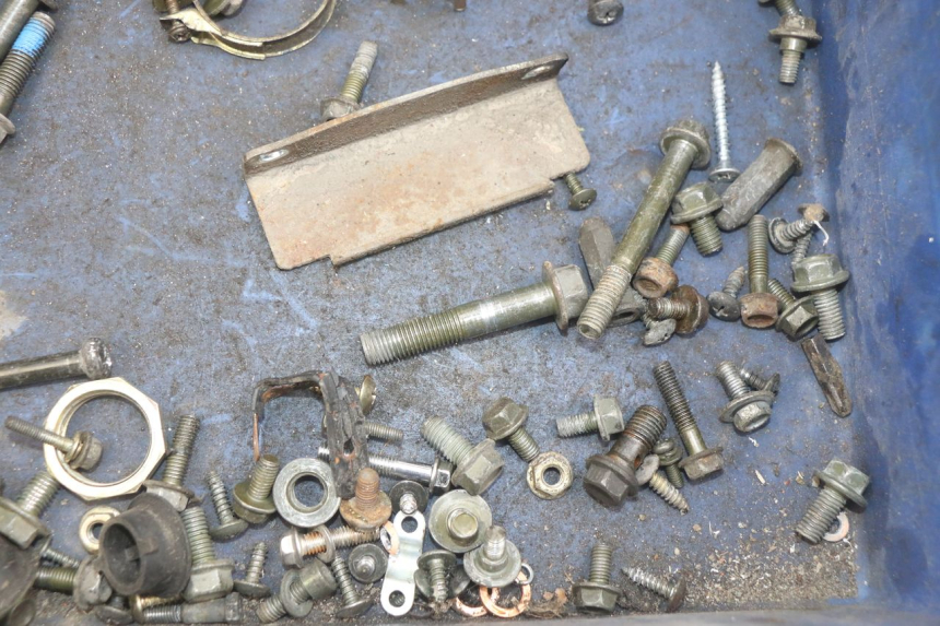 photo de WOREK ŚRUB I WKRĘTÓW PEUGEOT TWEET 4T 50 (2018 - 2022) - Zoom stanu zużycia