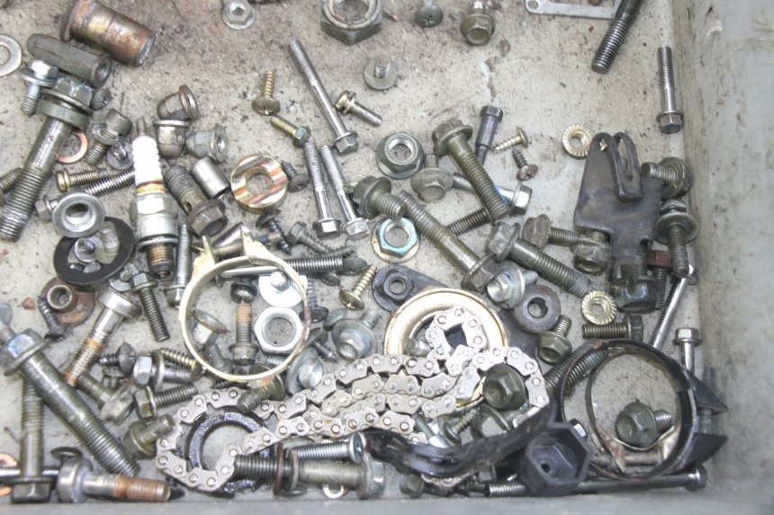 photo de WOREK ŚRUB I WKRĘTÓW PEUGEOT TWEET 4T 50 (2014 - 2019) - Zoom stanu zużycia