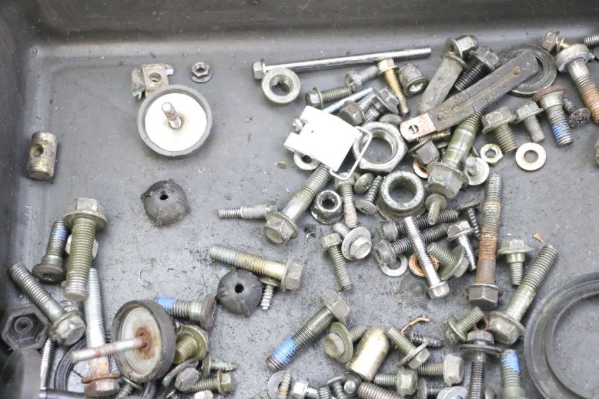 photo de WOREK ŚRUB I WKRĘTÓW PEUGEOT TWEET 4T 50 (2018 - 2022) - Szczegół części