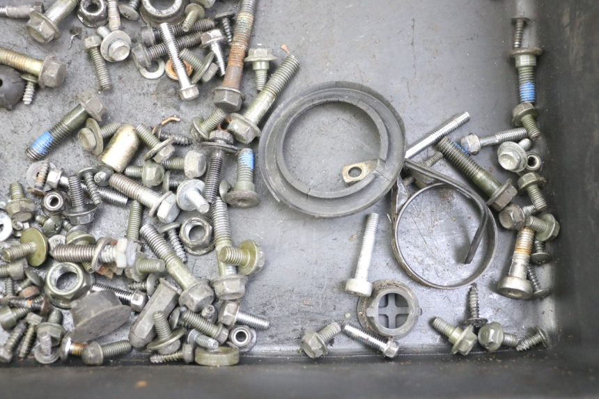 photo de WOREK ŚRUB I WKRĘTÓW PEUGEOT TWEET 4T 50 (2018 - 2022) - Inny kąt widzenia