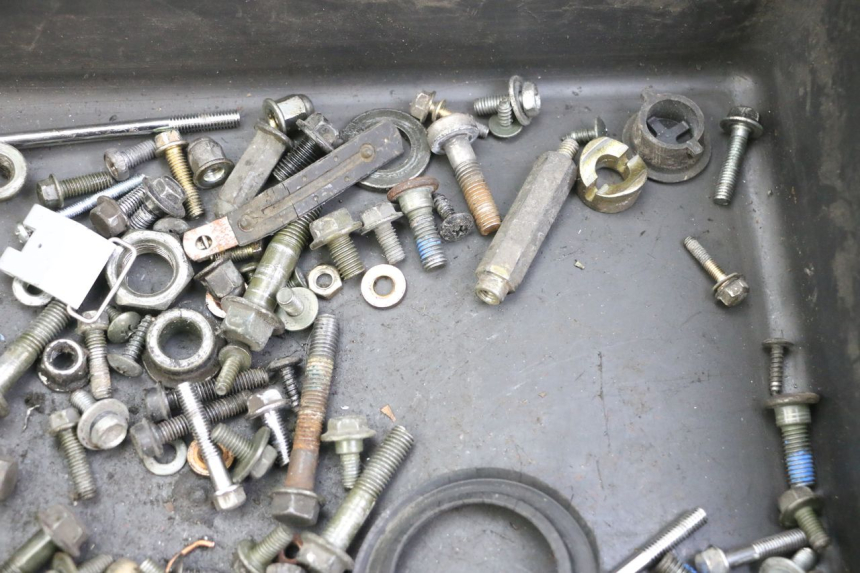 photo de WOREK ŚRUB I WKRĘTÓW PEUGEOT TWEET 4T 50 (2018 - 2022) - Zbliżenie techniczne